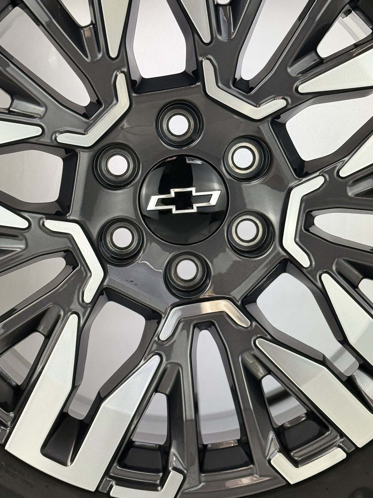 20" Chevy Silverado Tahoe OEM Wheels Goodyear A/T Tire New Takeoff TPMS LUG NUT2