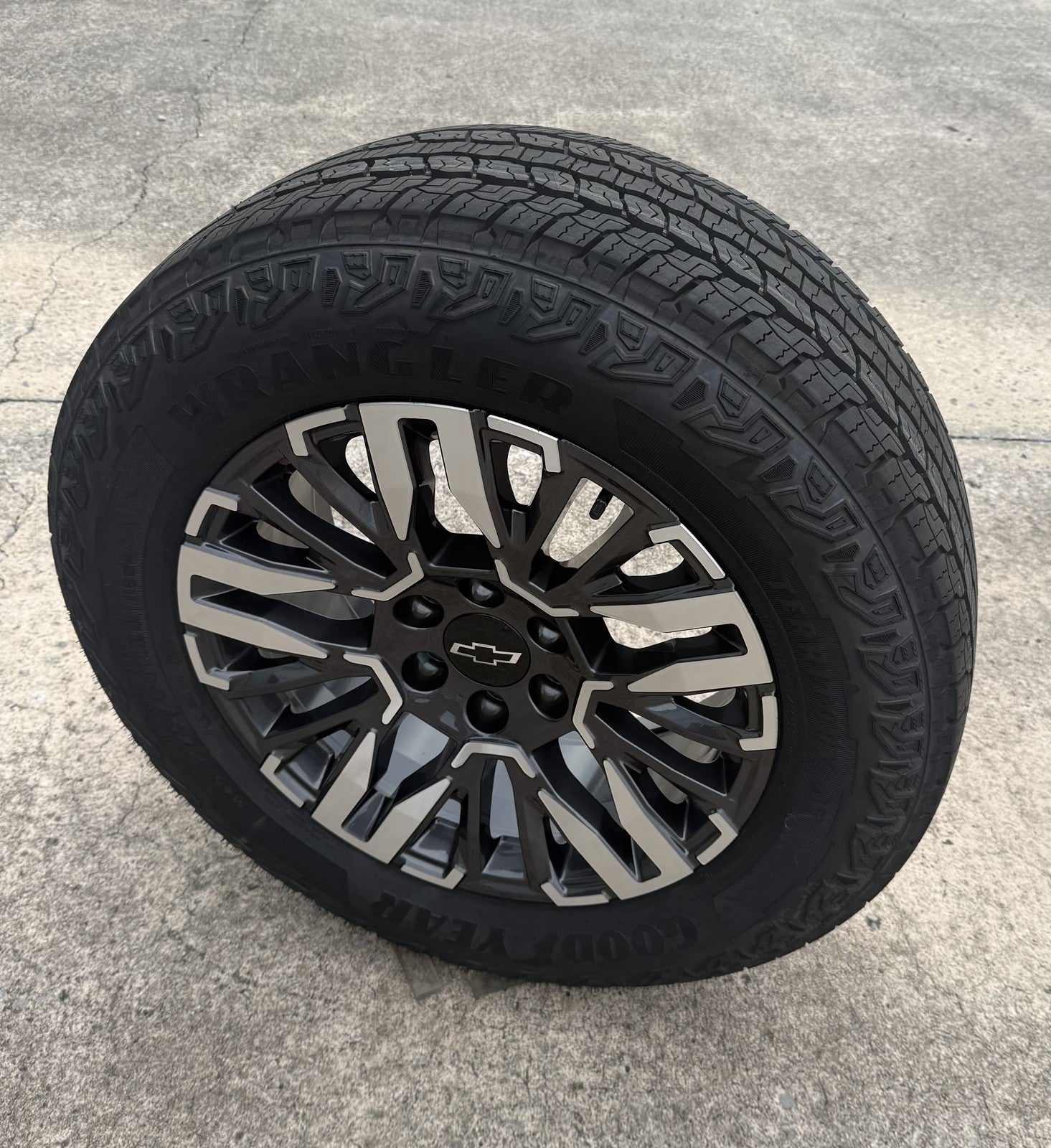20" Chevy Silverado Tahoe OEM Wheels Goodyear A/T Tire New Takeoff TPMS LUG NUT9