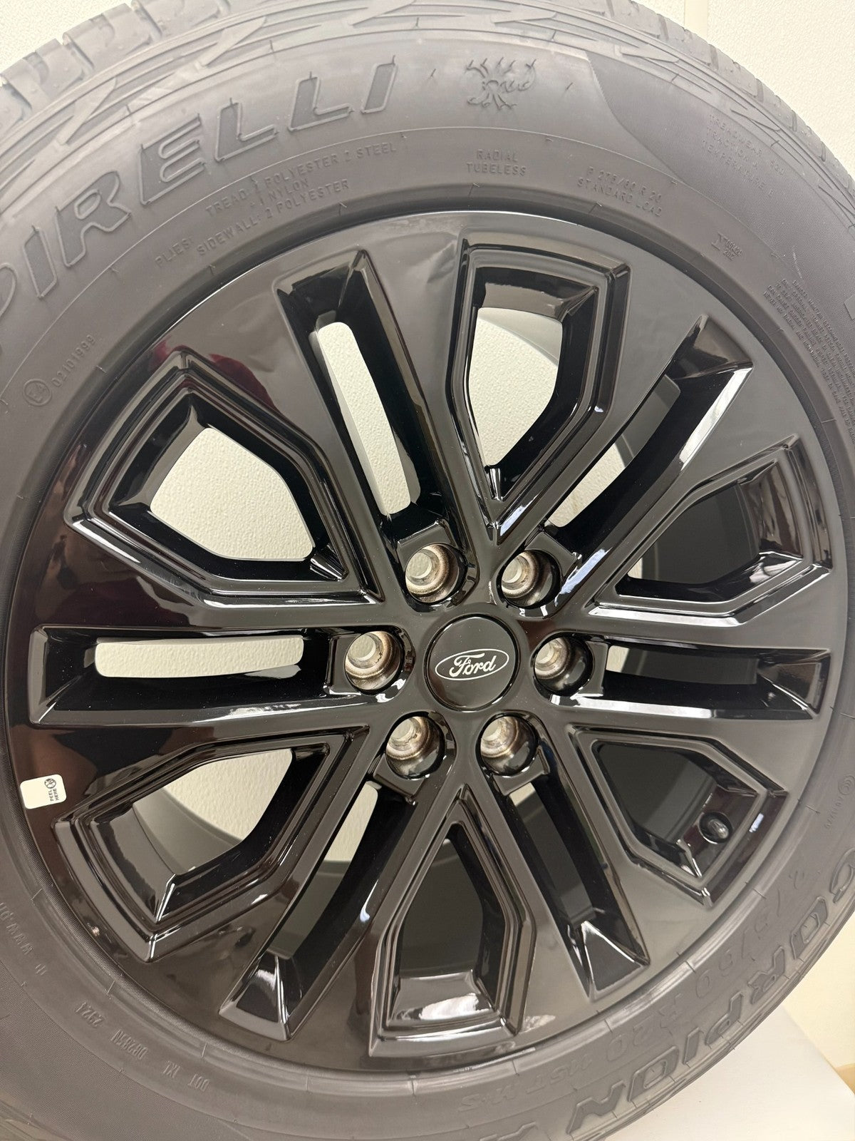 Ford F150 20" Black OEM Wheels Pirelli 275/60R20 Tires New Takeoff 2004-20264