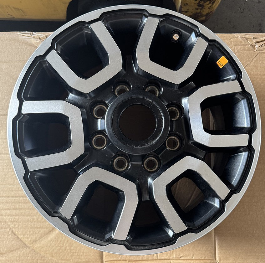 18" Ram 2500 3500 8-lug Gunmetal Polished OEM Wheels With 275/70R18E HT Tires1