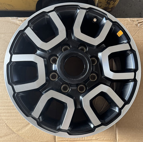 18" Ram 2500 3500 8-lug Gunmetal Polished OEM Wheels With 275/70R18E HT Tires1