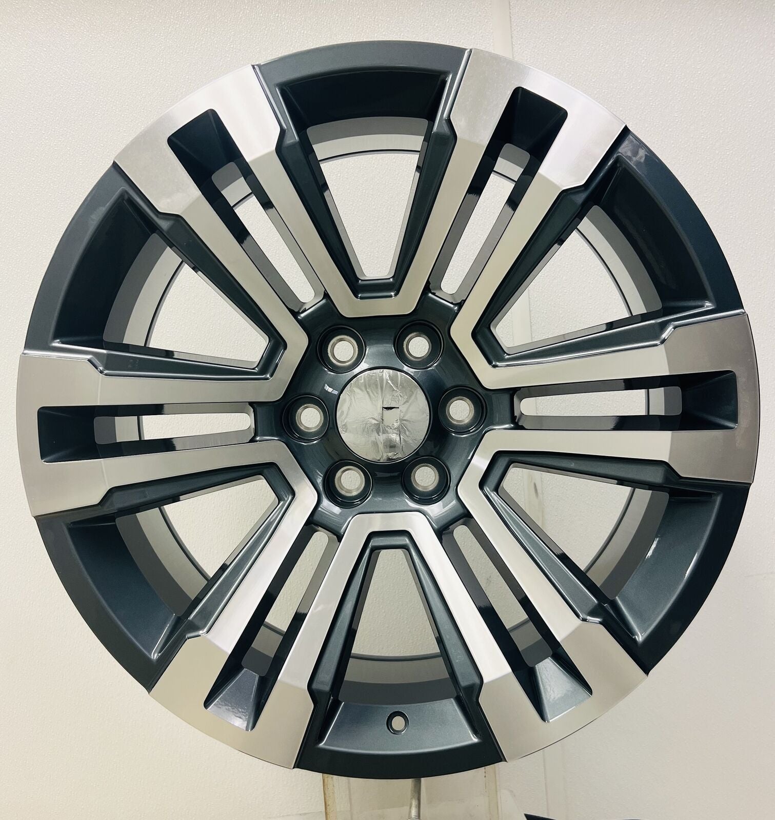 Chevy 22" Gunmetal And Machine Denali Style Split Spoke Wheels Silverado Tahoe1