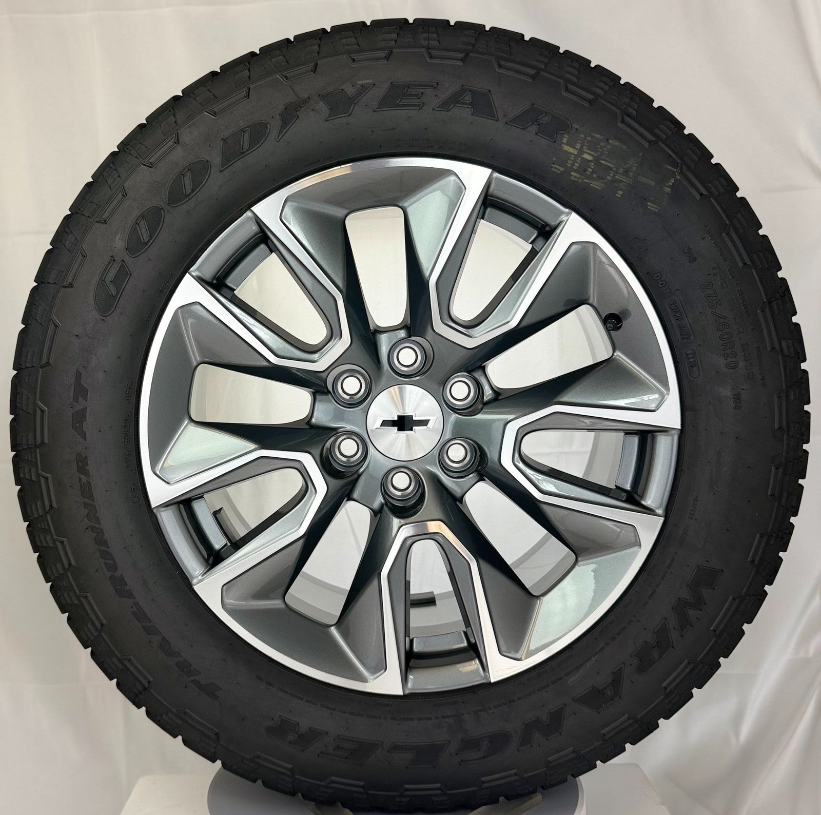 20" Chevy Silverado Gunmetal OEM Wheels Goodyear A/T Tire TPMS LUG NUT 2000-20260