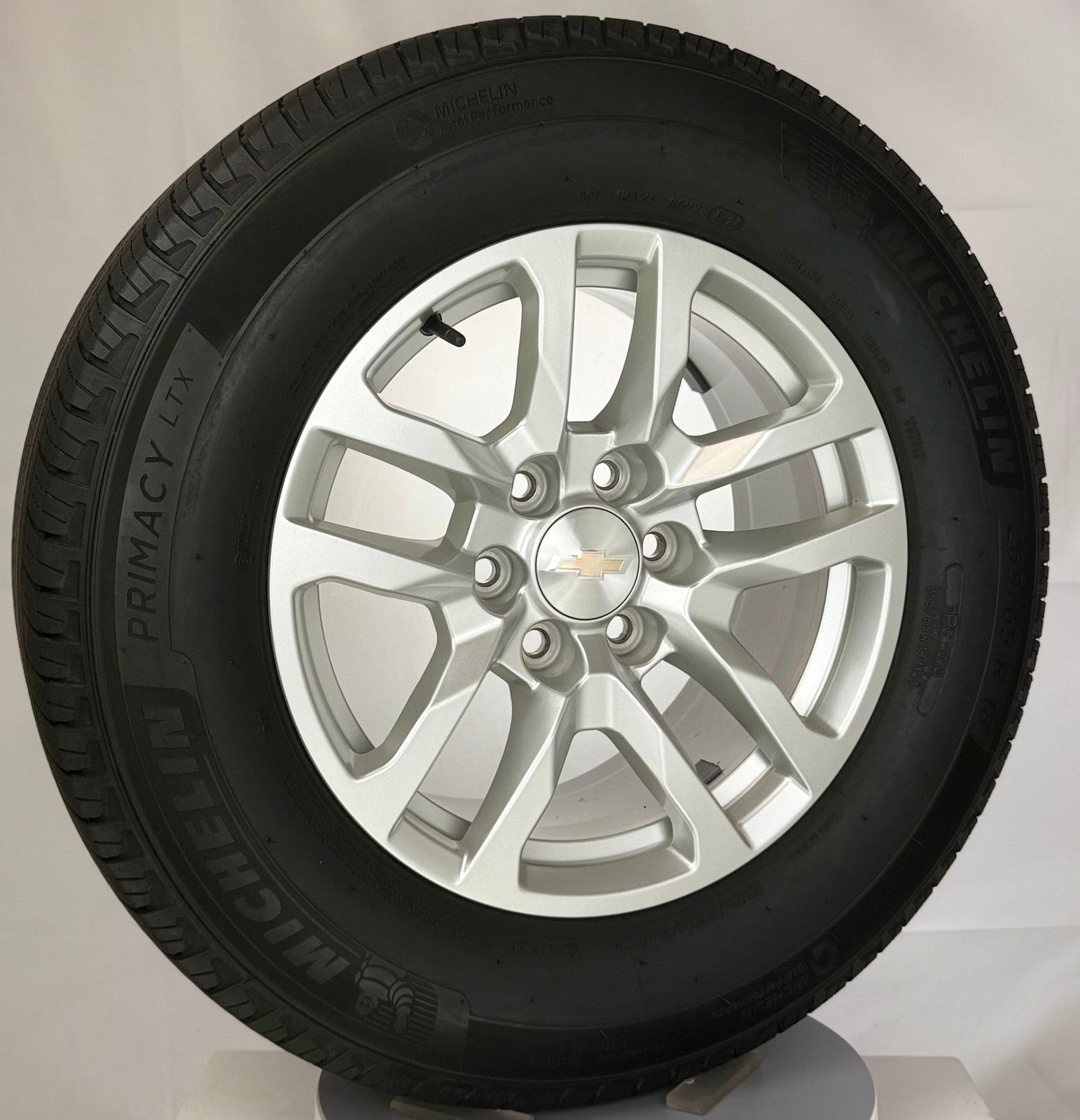 18" Chevy Silverado Tahoe Suburban OEM Wheels Michelin Tires New Takeoff Set 42