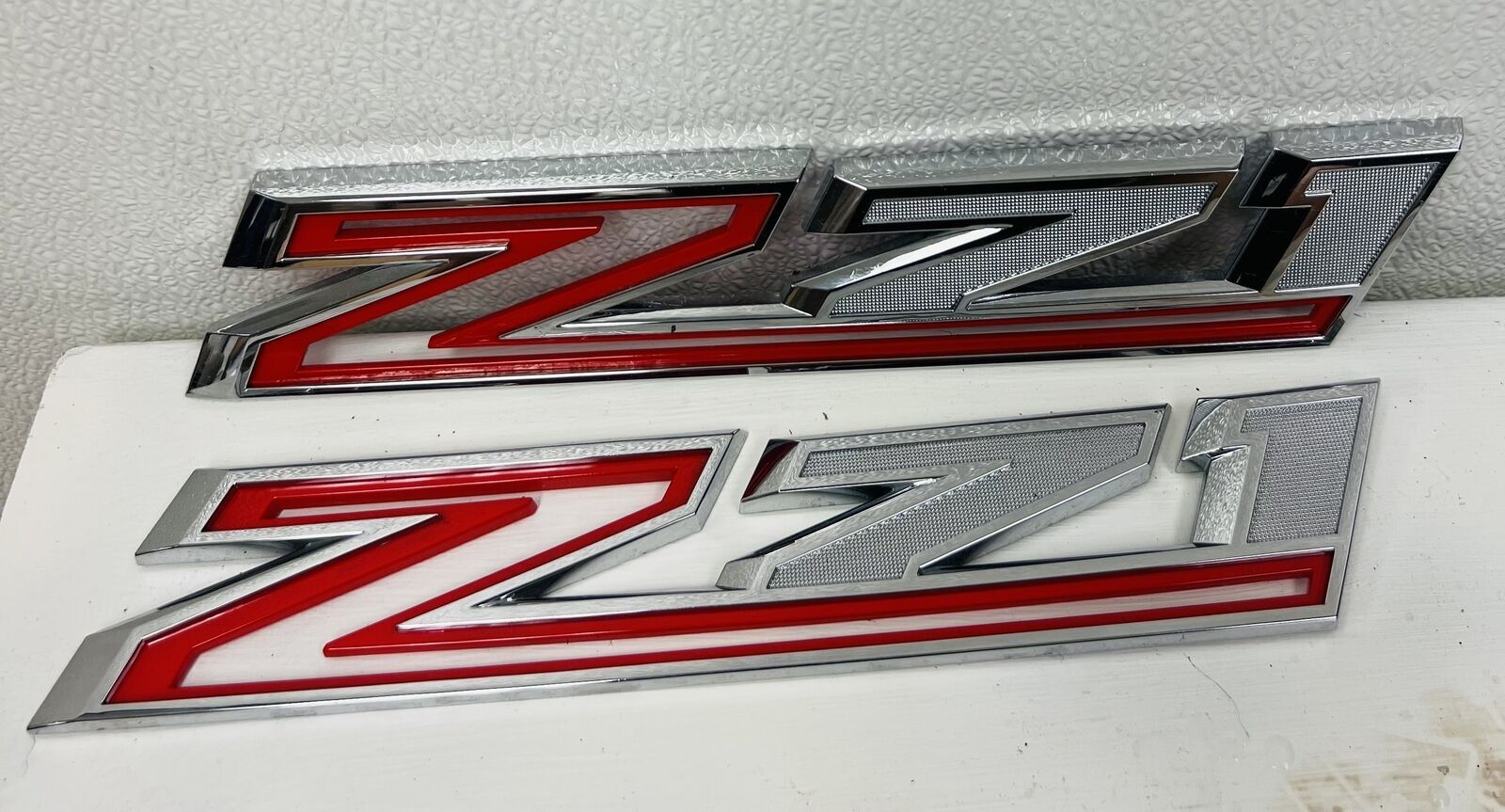 2 Pieces Z71 Emblems GM Chevy Silverado Tahoe Suburban New Takeoff Fender Badge0