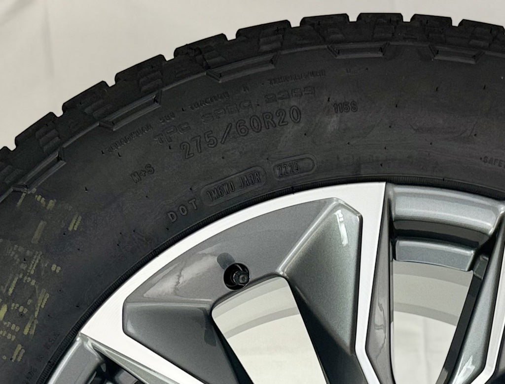 20" Chevy Silverado Gunmetal OEM Wheels Goodyear A/T Tire TPMS LUG NUT 2000-20261