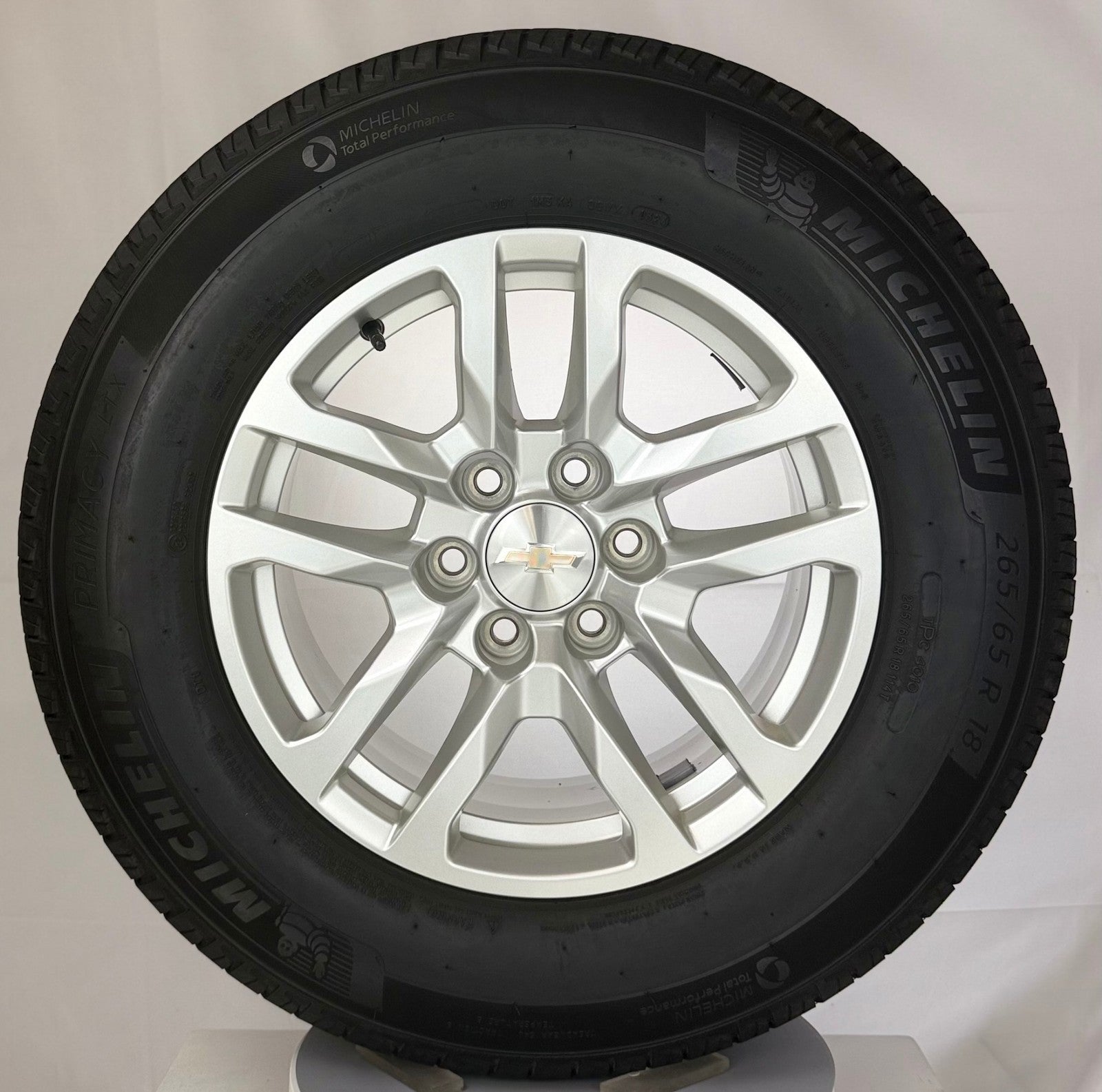 18" Chevy Silverado Tahoe Suburban OEM Wheels Michelin Tires New Takeoff Set 40