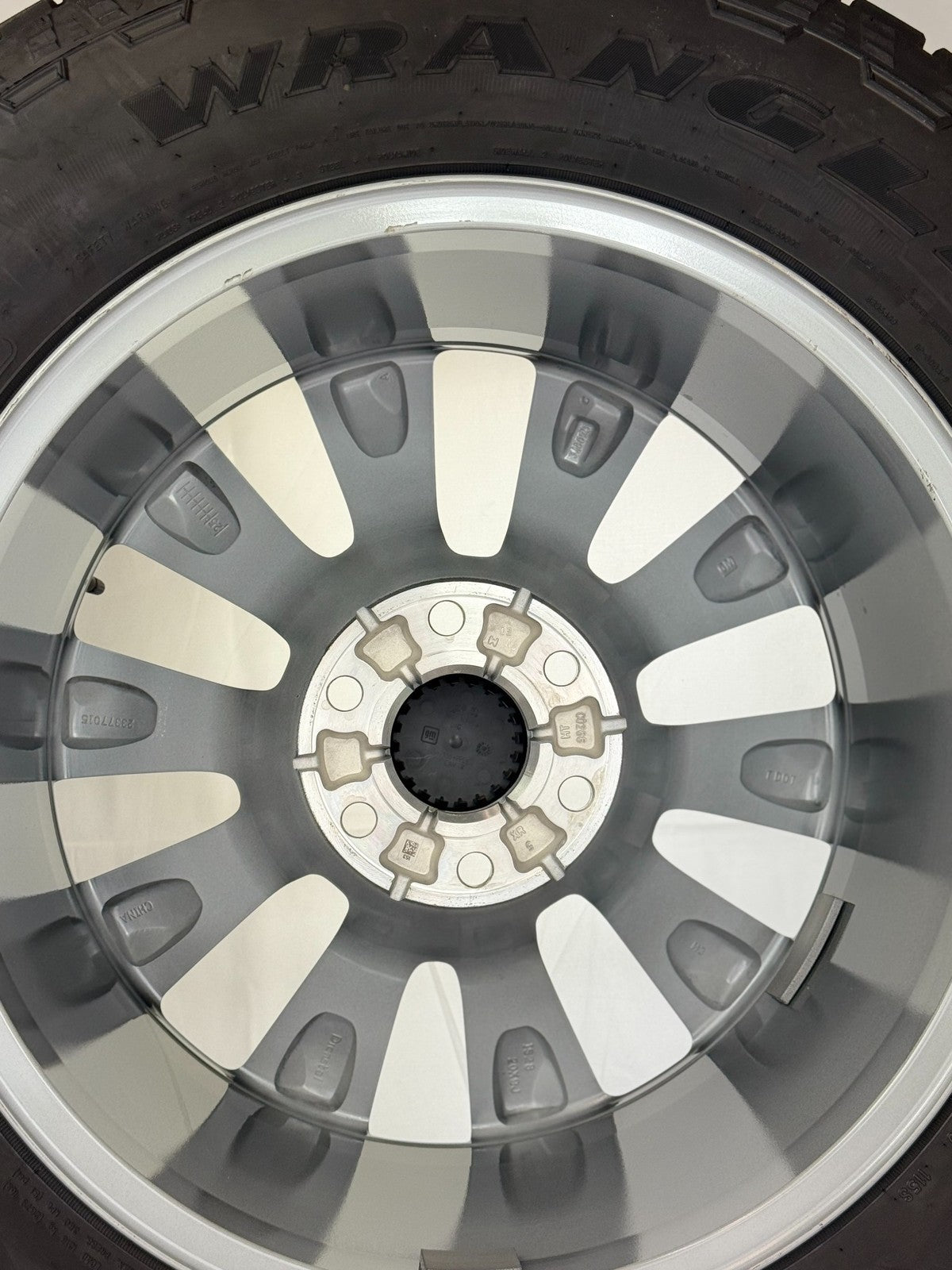 20" Chevy Silverado Gunmetal OEM Wheels Goodyear A/T Tire TPMS LUG NUT 2000-20265