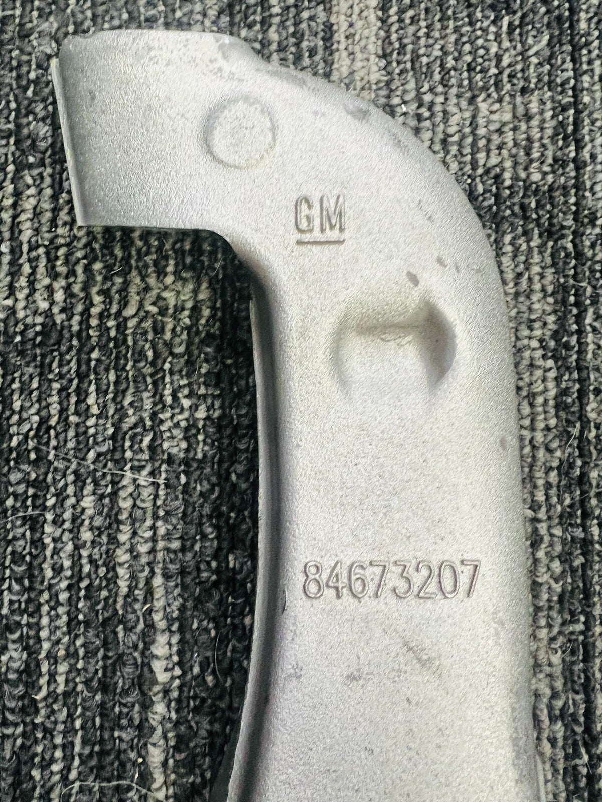 2019-2026 Chevrolet Silverado GMC Sierra 1500 LH OEM Steering Knuckle 846732072