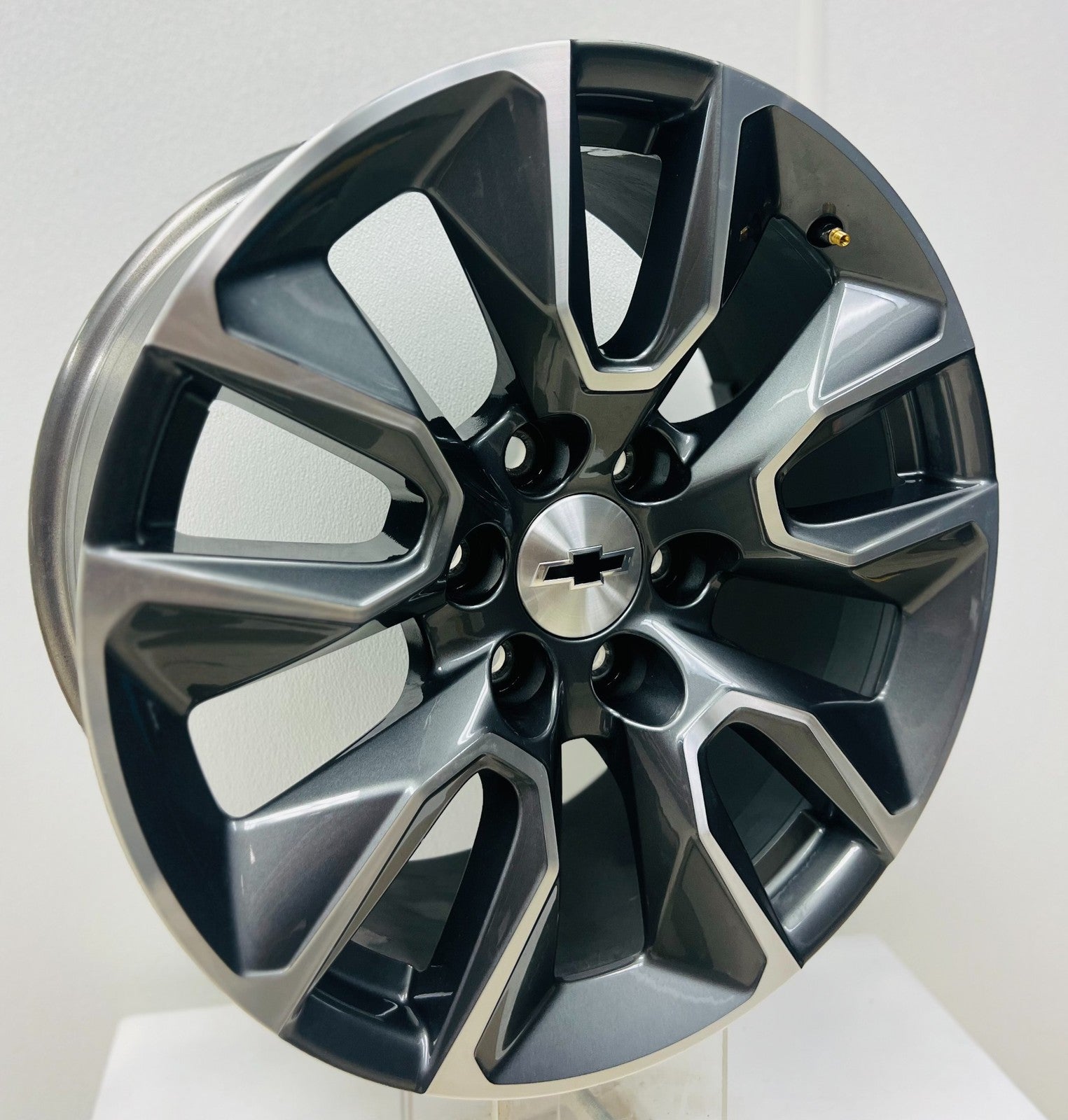 20" Chevy Silverado Gunmetal And Machine RST OEM Wheels New Takeoff Set Of Four2