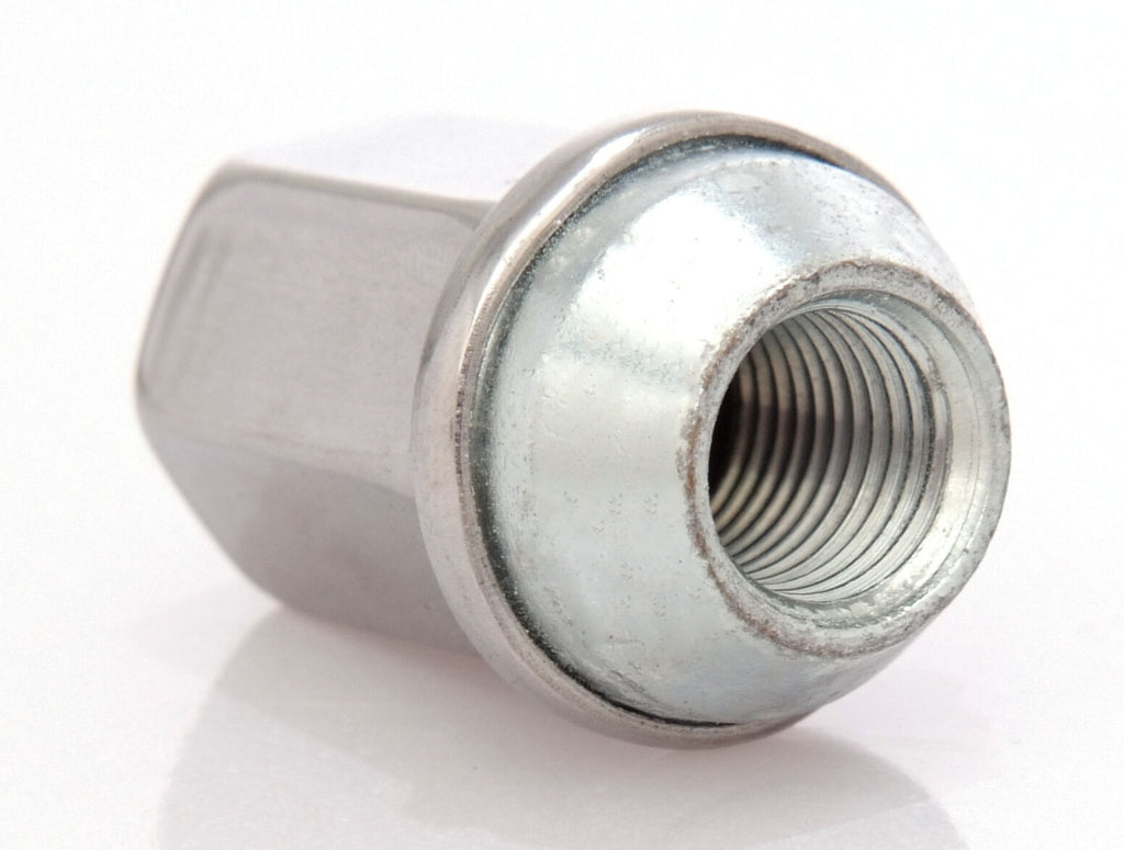 ONE GM Chevy Silverado Suburban Tahoe Avalanche Factory Polished 14x1.5 Lug Nut1