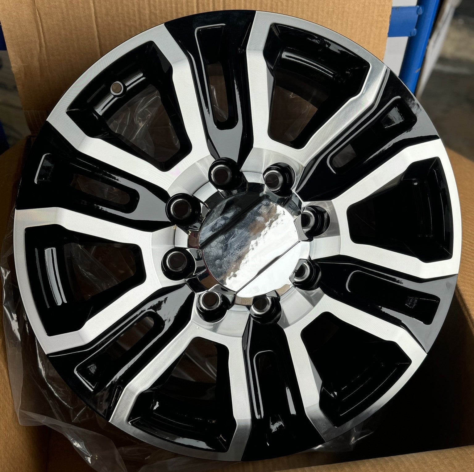 2011-2026 GMC Sierra 2500 Black And Machine 20" 8-180 Wheels 275/65R20 R/T Tires1