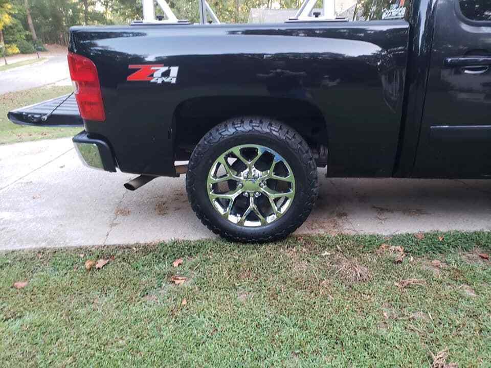 Chevy 20" Snowflake Chrome Wheels BFG Tires For 2000-26 Silverado Tahoe Suburban4