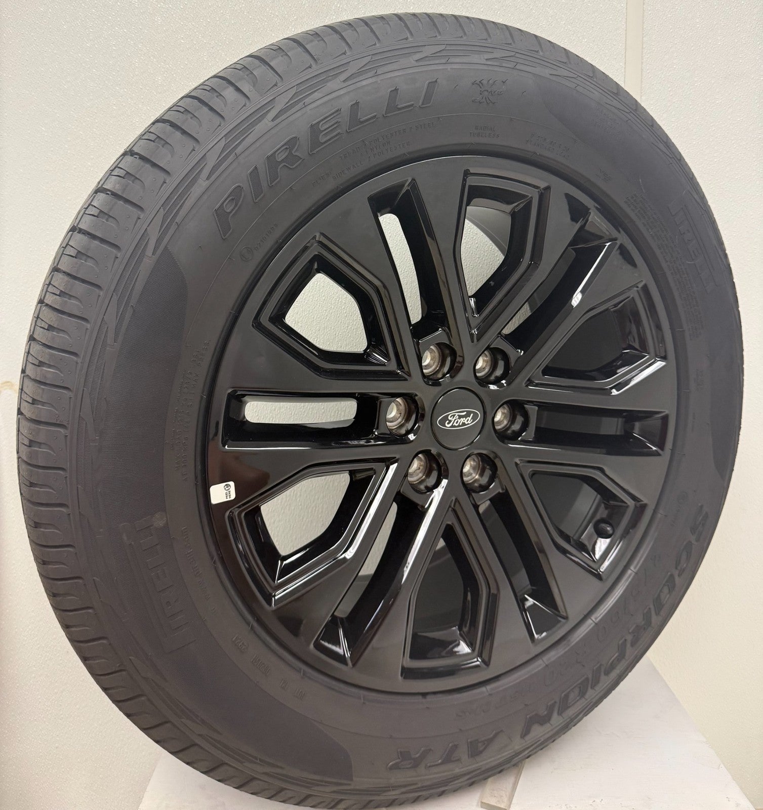 Ford F150 20" Black OEM Wheels Pirelli 275/60R20 Tires New Takeoff 2004-20263