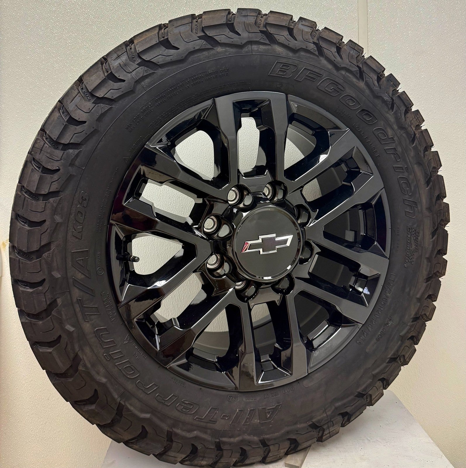 Set 4 OEM Chevy Silverado 2500 20" Black HD Wheels BFG A/T KO3 Tires New Takeoff0