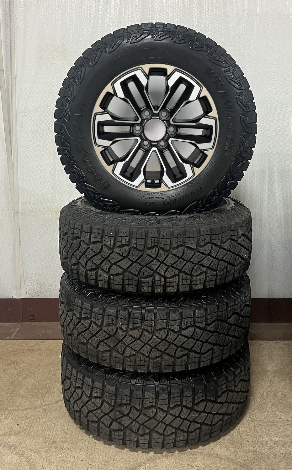 2023-2026 Chevy Colorado Satin Two Tone 18" Split Spoke Wheels Goodyear MT Tires0