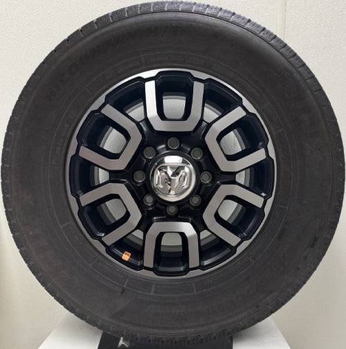 18" Ram 2500 3500 8-lug Gunmetal Polished OEM Wheels With 275/70R18E HT Tires0