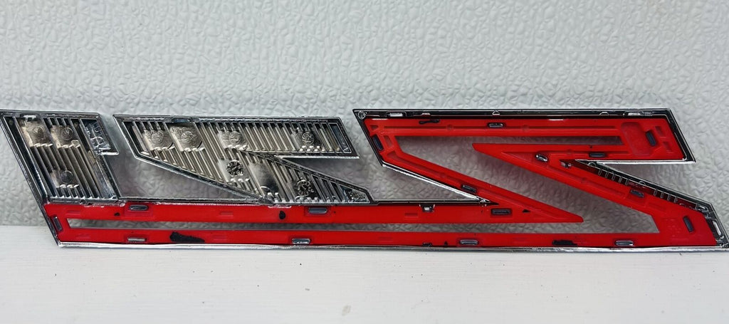 Z71 Emblem GM Chevy Silverado Tahoe Suburban New Takeoff Fender Badge2