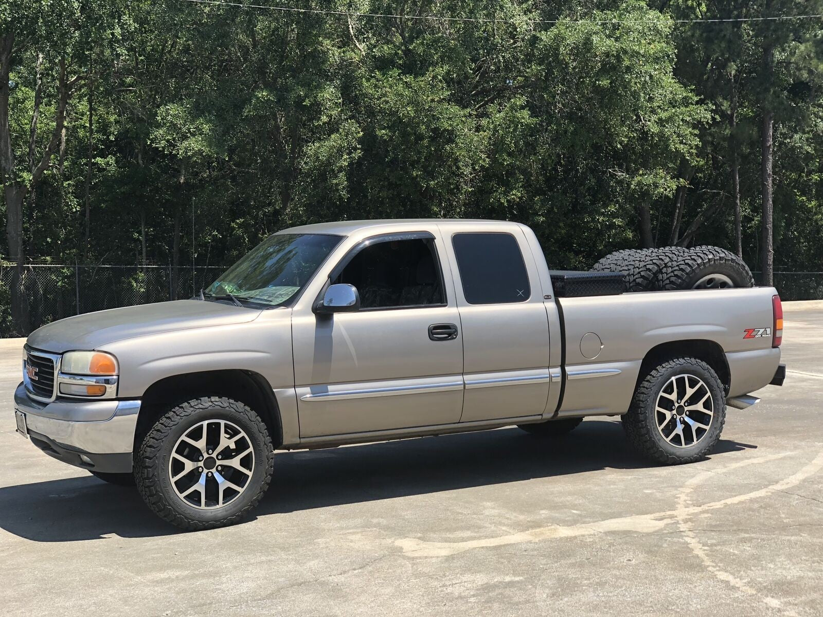 Chevy Silverado Tahoe Suburban 20" Black & Machine Honeycomb Wheels 2000-20261