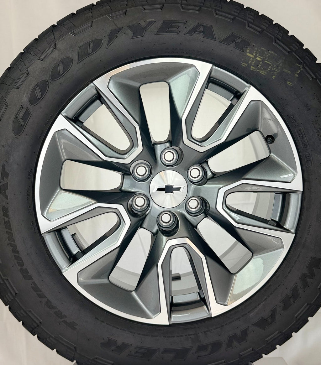 20" Chevy Silverado Gunmetal OEM Wheels Goodyear A/T Tire TPMS LUG NUT 2000-20262