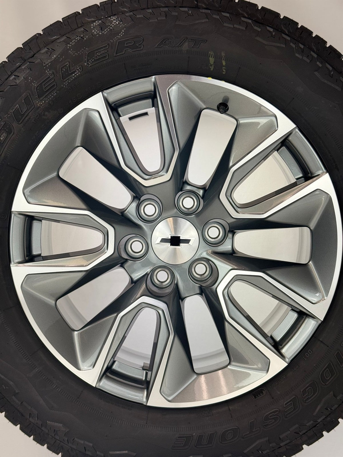 20" Chevy Silverado Tahoe Gunmetal RST OEM Wheels Bridgestone AT Tire TPMS2