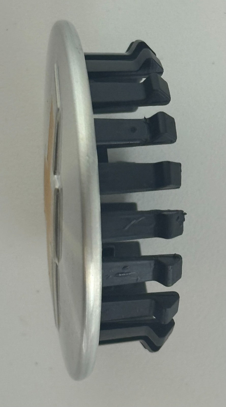 OEM NEW GM Colorado Impala Equinox Traverse Wheel Hub Center Cap 209978993